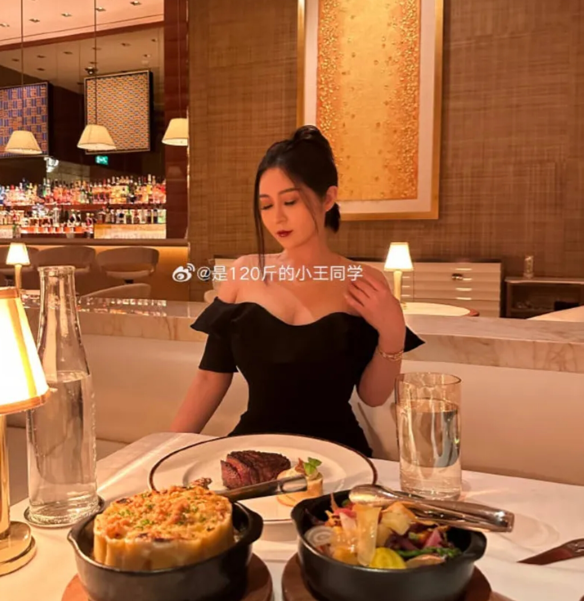 是120斤的小王同学 微博微密圈 – 写真合集下载